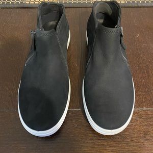 Ecco Soft 7 zip bootie.